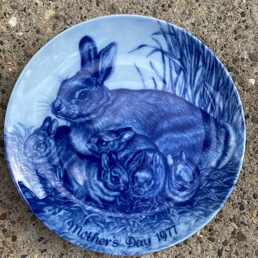 Vintage Kaiser 1977 Mothers Day Decorative Rabbit Plate